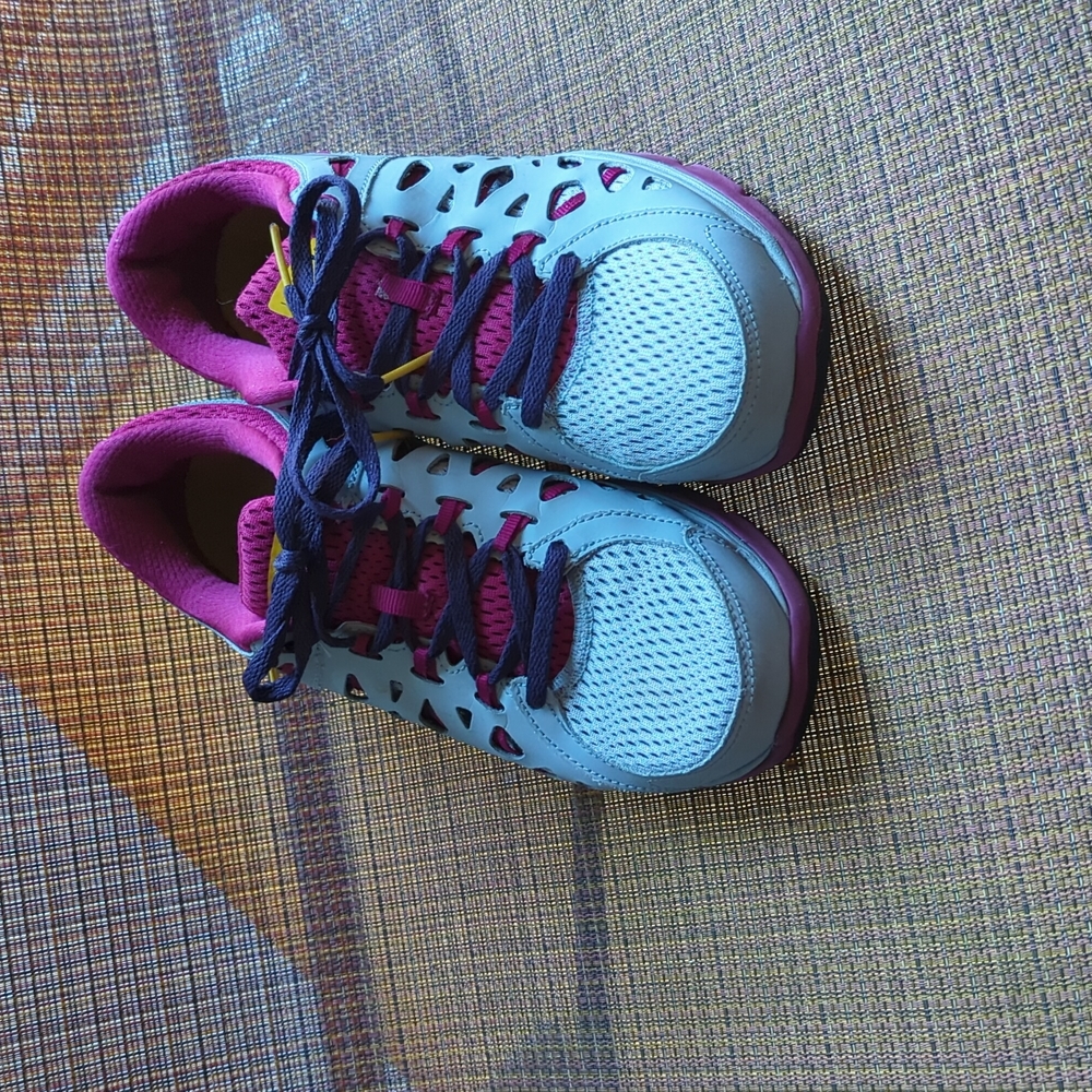 Nike Livestronge Dual Fusion sneakers